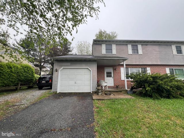 1776 ACORN DR, Reading, PA 19608
