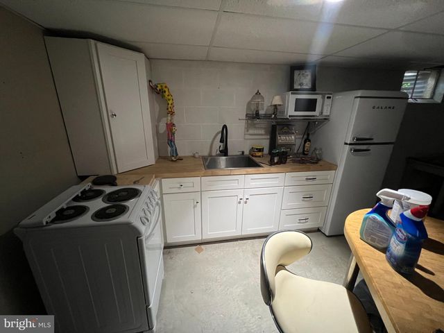 1776 ACORN DR, Reading, PA 19608