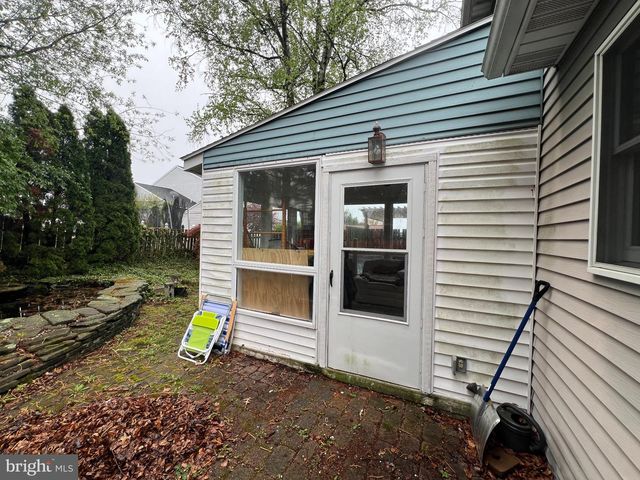 1776 ACORN DR, Reading, PA 19608