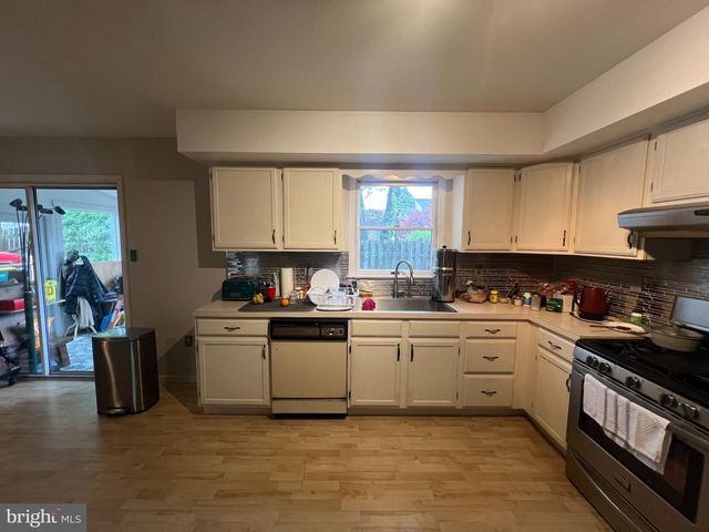 1776 ACORN DR, Reading, PA 19608