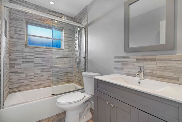216 NE 31st Street, Boca Raton, FL 33431
