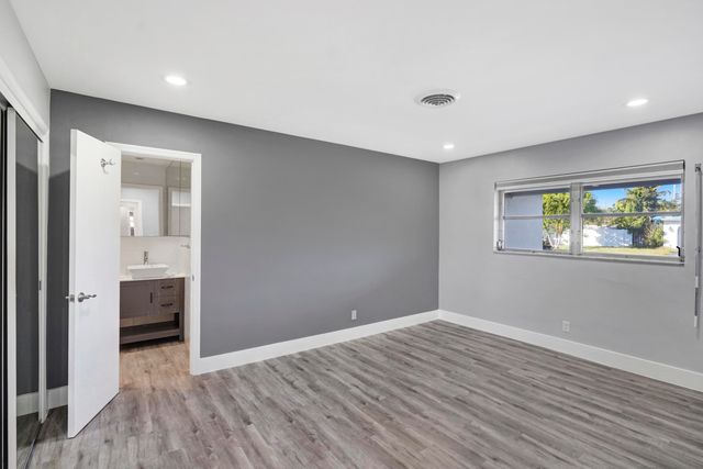 216 NE 31st Street, Boca Raton, FL 33431