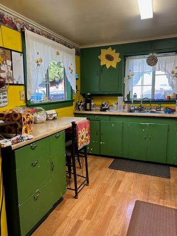 4036 Flower Street, Shasta Lake, CA 96019