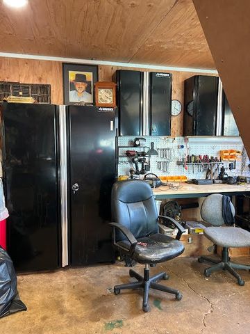 4036 Flower Street, Shasta Lake, CA 96019