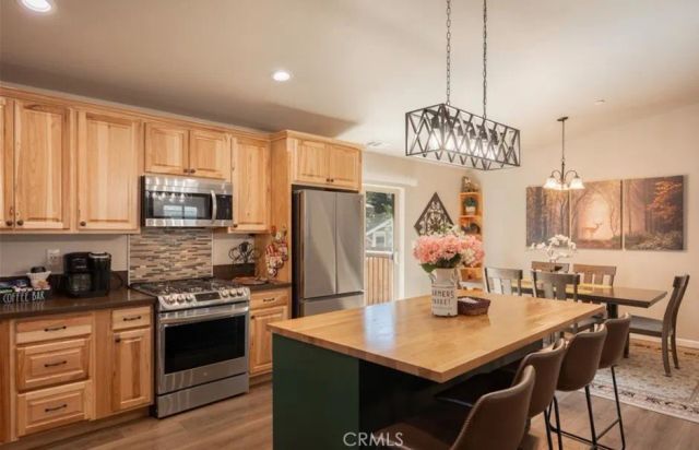 905 W Aeroplane Boulevard, Big Bear City, CA 92314