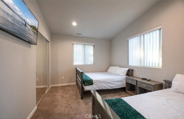 905 W Aeroplane Boulevard, Big Bear City, CA 92314