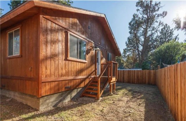 905 W Aeroplane Boulevard, Big Bear City, CA 92314