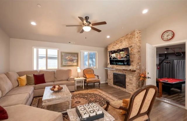 905 W Aeroplane Boulevard, Big Bear City, CA 92314