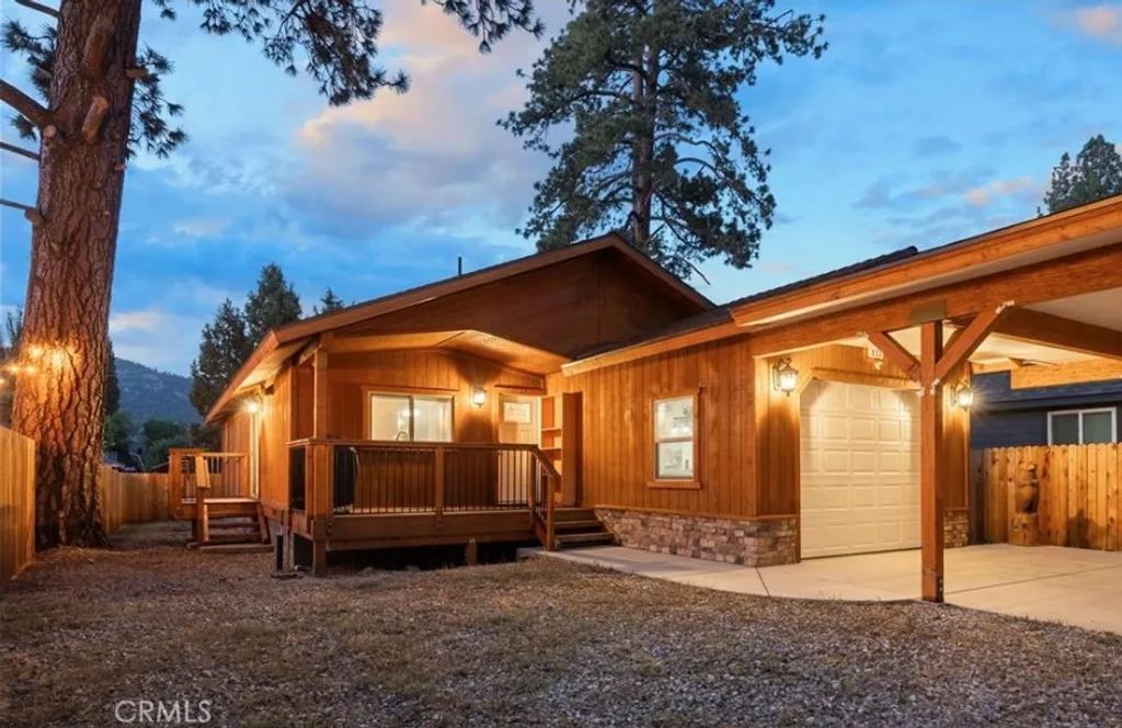 905 W Aeroplane Boulevard, Big Bear City, CA 92314