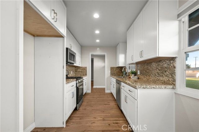 5082 Edinger Avenue, Huntington Beach, CA 92649