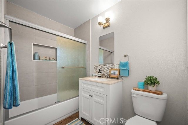 5082 Edinger Avenue, Huntington Beach, CA 92649