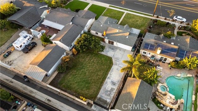 5082 Edinger Avenue, Huntington Beach, CA 92649