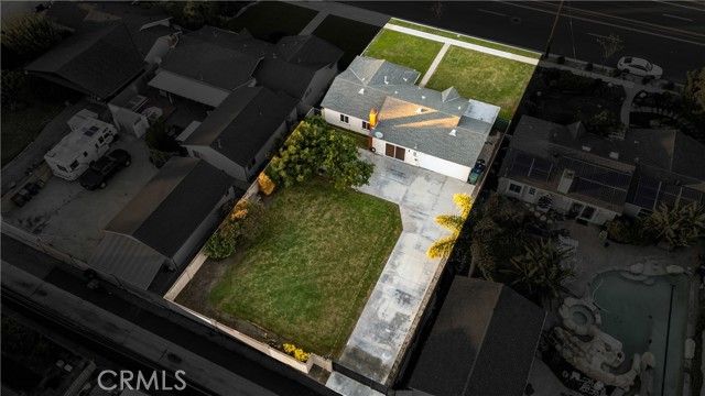 5082 Edinger Avenue, Huntington Beach, CA 92649