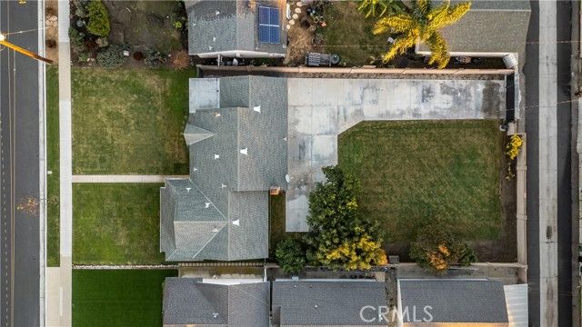 5082 Edinger Avenue, Huntington Beach, CA 92649