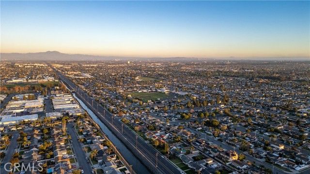 5082 Edinger Avenue, Huntington Beach, CA 92649