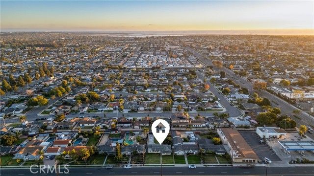 5082 Edinger Avenue, Huntington Beach, CA 92649