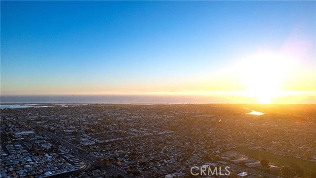 5082 Edinger Avenue, Huntington Beach, CA 92649