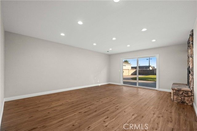 5082 Edinger Avenue, Huntington Beach, CA 92649