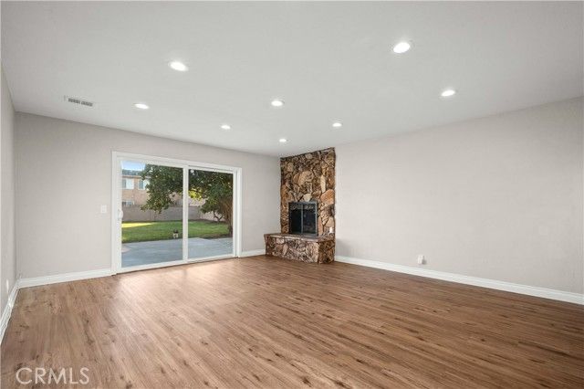 5082 Edinger Avenue, Huntington Beach, CA 92649