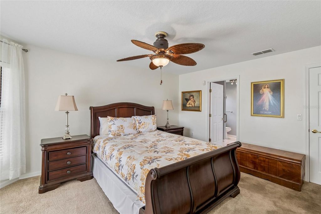 Image 18 of property listing at 213 GRAND CANAL DR, Poinciana, FL 34759