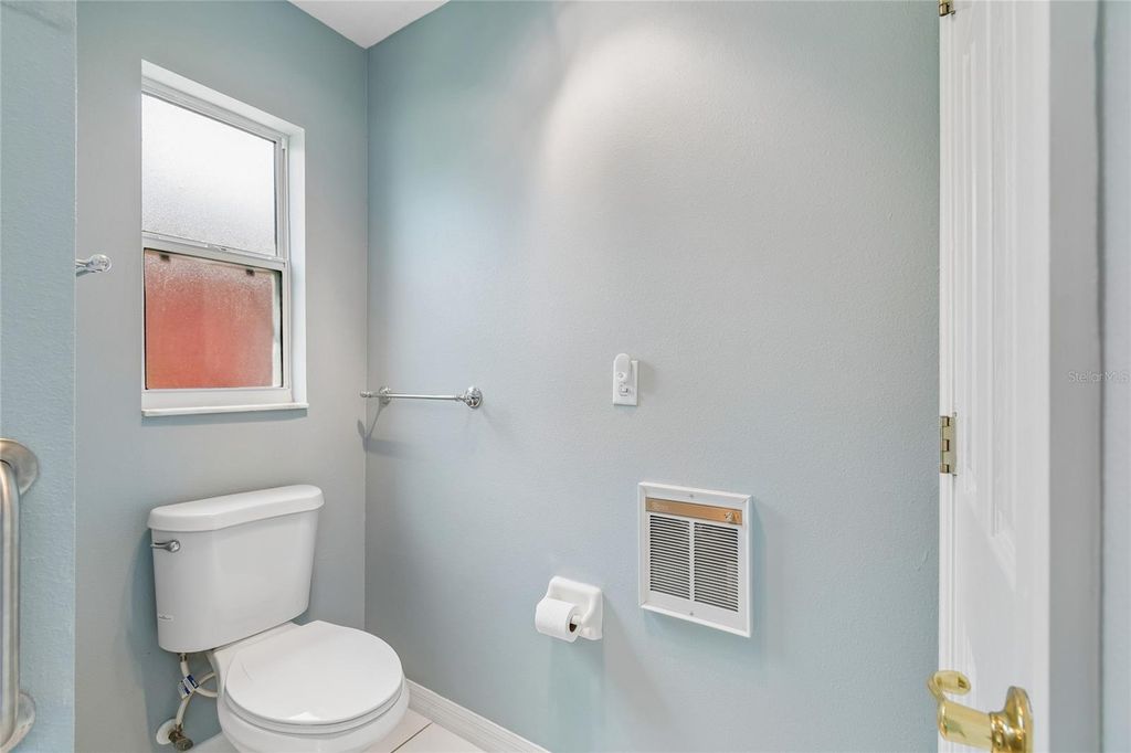 Image 22 of property listing at 213 GRAND CANAL DR, Poinciana, FL 34759