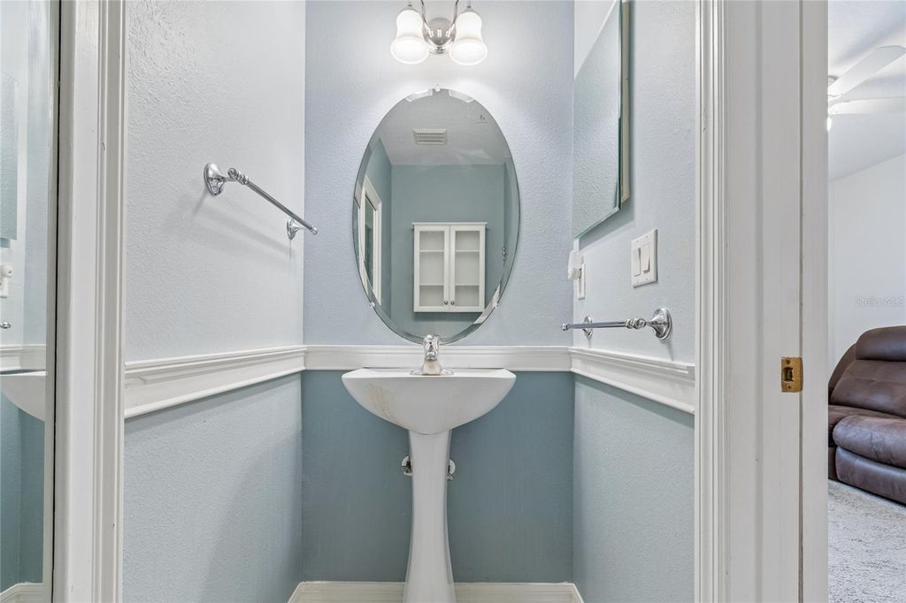 Image 25 of property listing at 213 GRAND CANAL DR, Poinciana, FL 34759