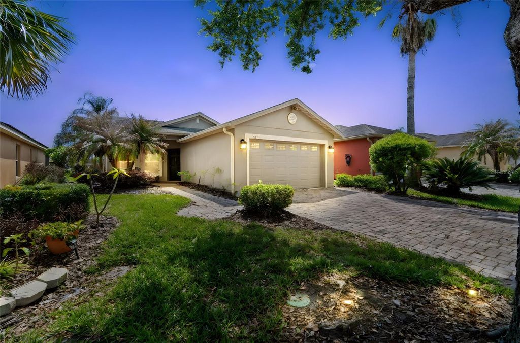 Image 41 of property listing at 213 GRAND CANAL DR, Poinciana, FL 34759