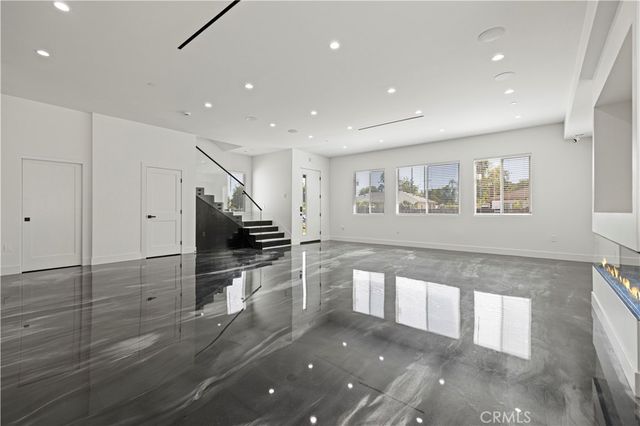 15209 Cohasset, Van Nuys, CA 91405