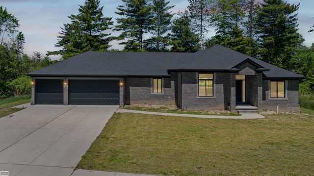 3702 N Athanasia Way, Fort Gratiot, MI 48059