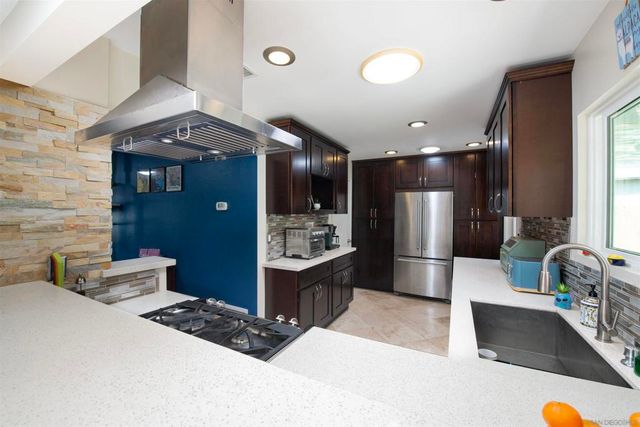 822 Laurelwood Ct, San Marcos, CA 92069