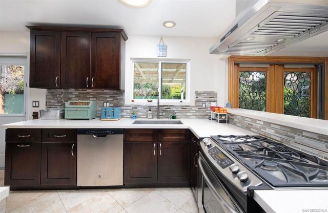 822 Laurelwood Ct, San Marcos, CA 92069