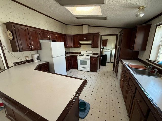 N4958 ARROWHEAD TRAIL, Juneau, WI 53039