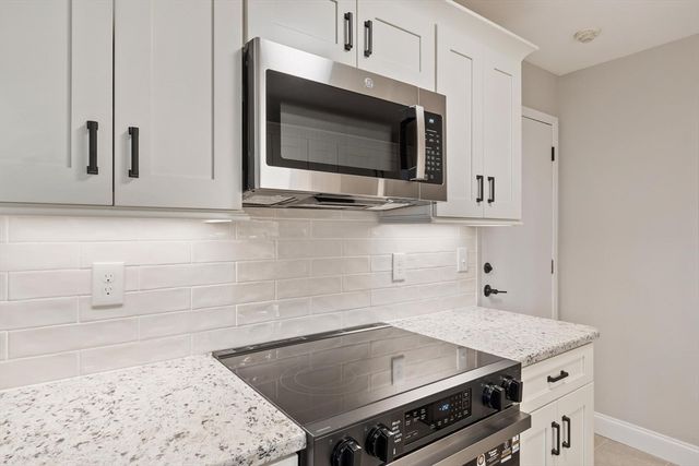 234 Nesmith St 24, Lowell, MA 01852