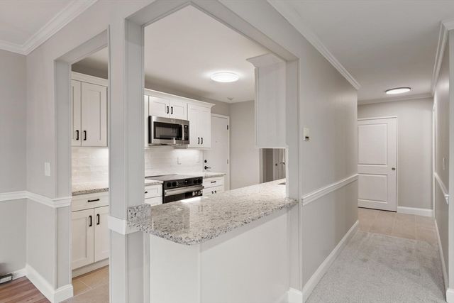 234 Nesmith St 24, Lowell, MA 01852