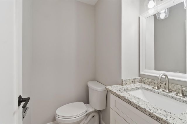 234 Nesmith St 24, Lowell, MA 01852