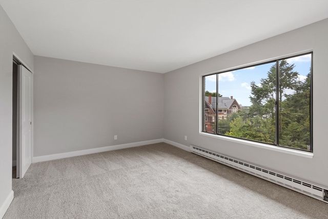 234 Nesmith St 24, Lowell, MA 01852