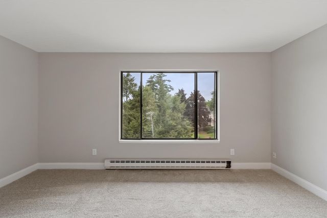 234 Nesmith St 24, Lowell, MA 01852