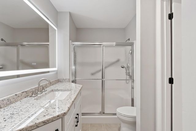 234 Nesmith St 24, Lowell, MA 01852