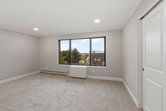 234 Nesmith St 24, Lowell, MA 01852