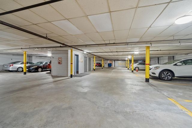 234 Nesmith St 24, Lowell, MA 01852