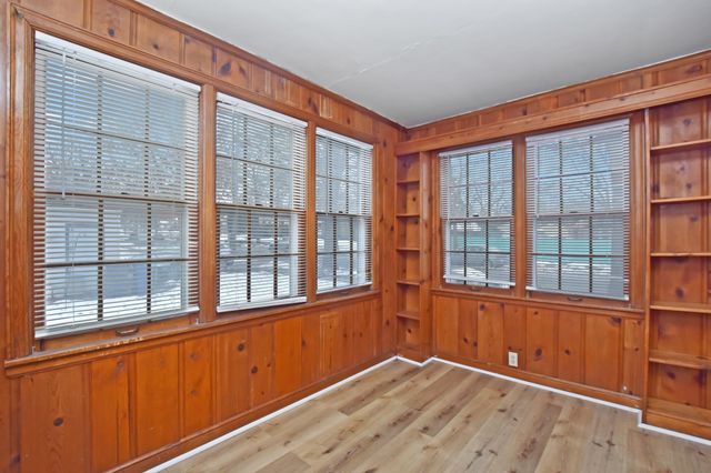 2125 44th Avenue N, Minneapolis, MN 55412