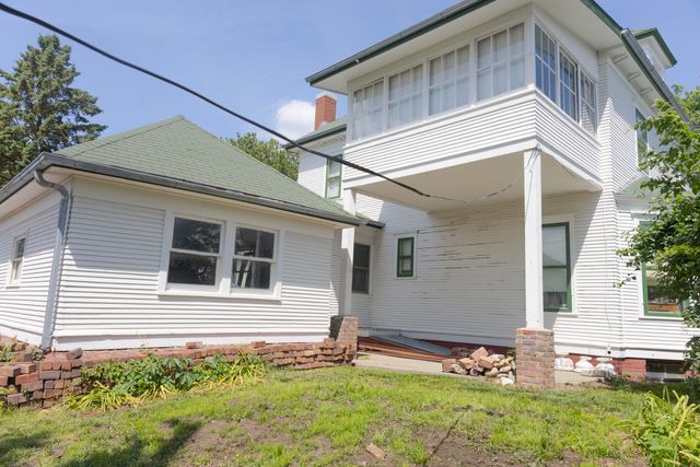 216 BLUFF Street, Council Bluffs, IA 51503