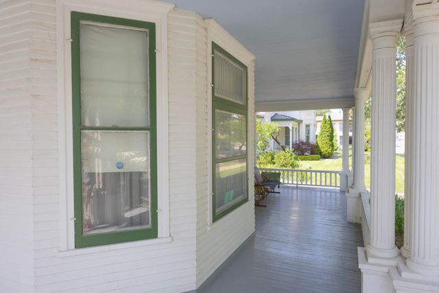 216 BLUFF Street, Council Bluffs, IA 51503