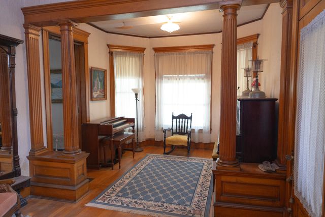 216 BLUFF Street, Council Bluffs, IA 51503