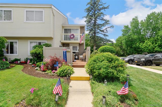 230 Springmeadow Drive M, Holbrook, NY 11741