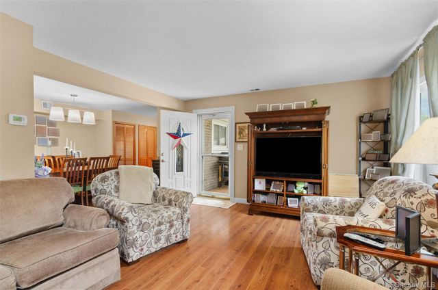 230 Springmeadow Drive M, Holbrook, NY 11741