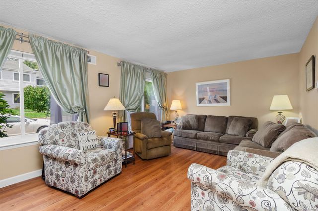 230 Springmeadow Drive M, Holbrook, NY 11741