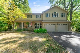 6976 White Oak Drive, Hubbard, OH 44425