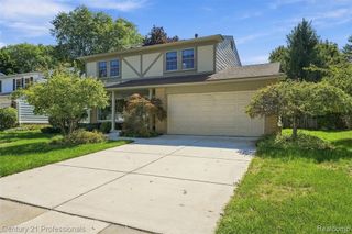 41827 Ridge Road, Novi, MI 48375