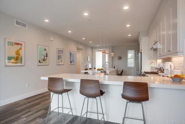 725 Grand Avenue, Carlsbad, CA 92008